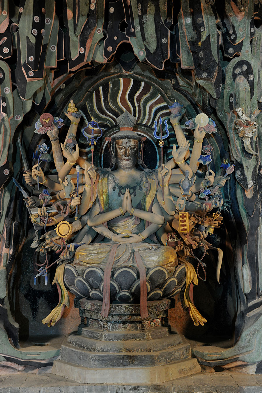 上寺释迦殿彩塑（千手观音塑像）