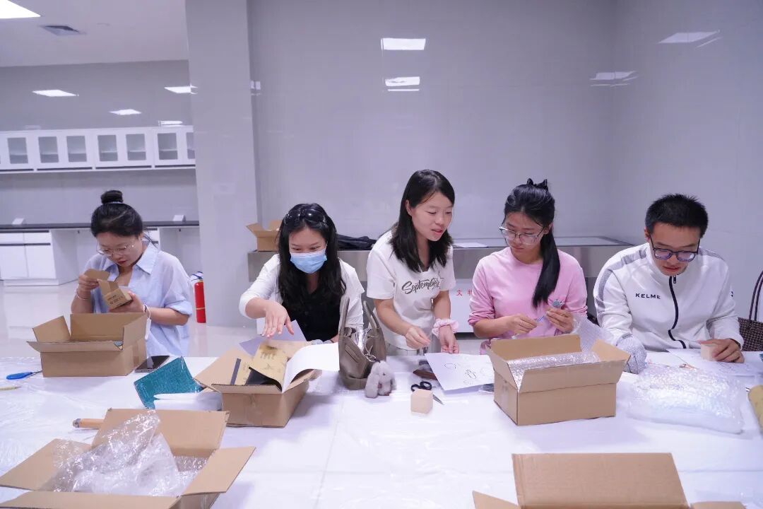 晋城博物馆举办“木韵青春 匠心传承”科研实验室开放日活动