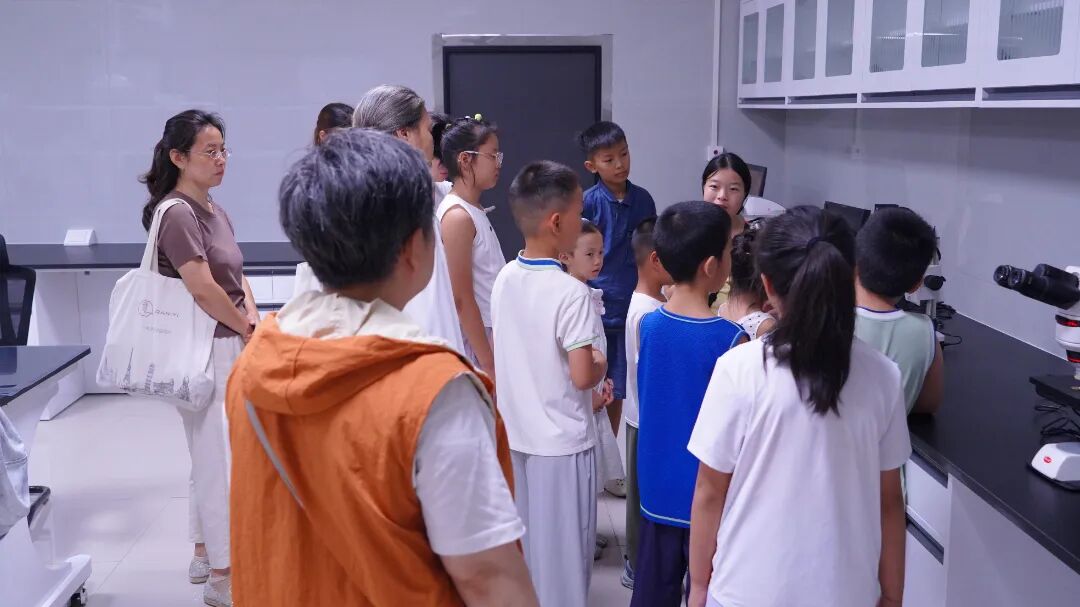 晋城博物馆举办“一抔泥土 千年时光”科研实验室开放日活动