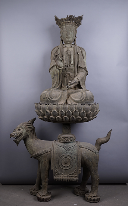 明獬豸驮莲座地藏菩萨铜造像