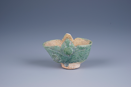 明绿釉琉璃耳杯